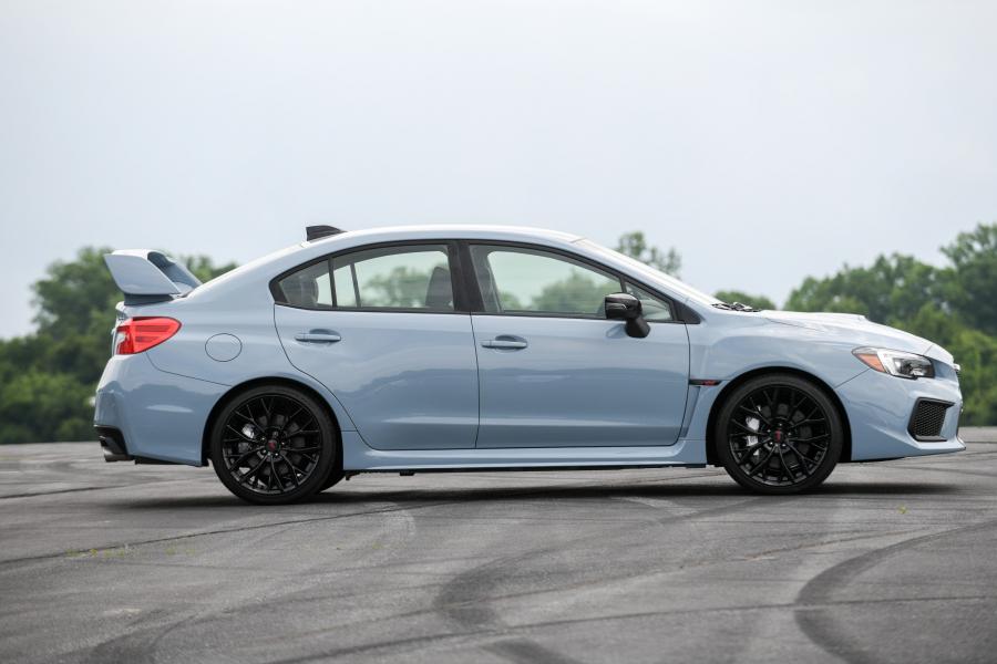  Subaru WRX STI Series.Gray 2018 года  (NA) (фото 2 из 7)